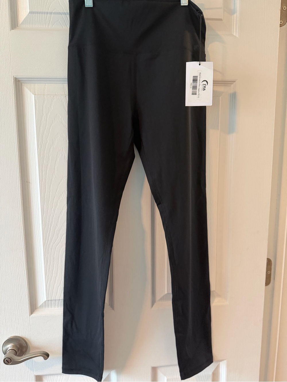 🖤 Zyia Black Brilliant Hi-Rise Leggings – New With Tags